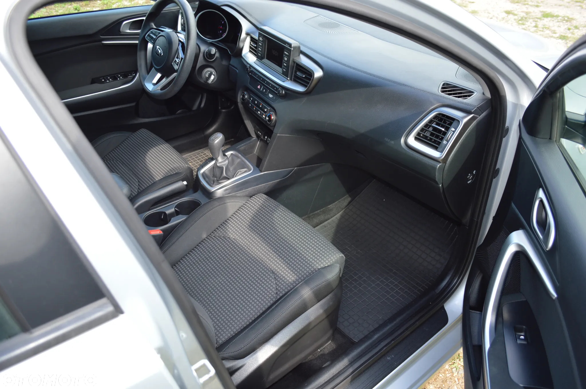 Kia Ceed - 15