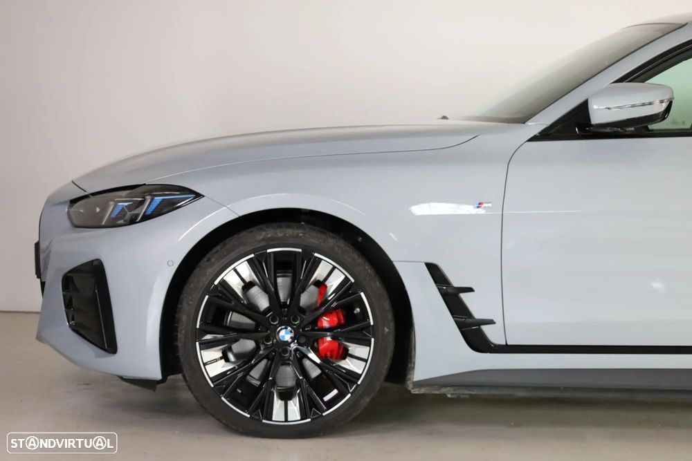BMW i4 eDrive40 Edição Desportiva M - 14