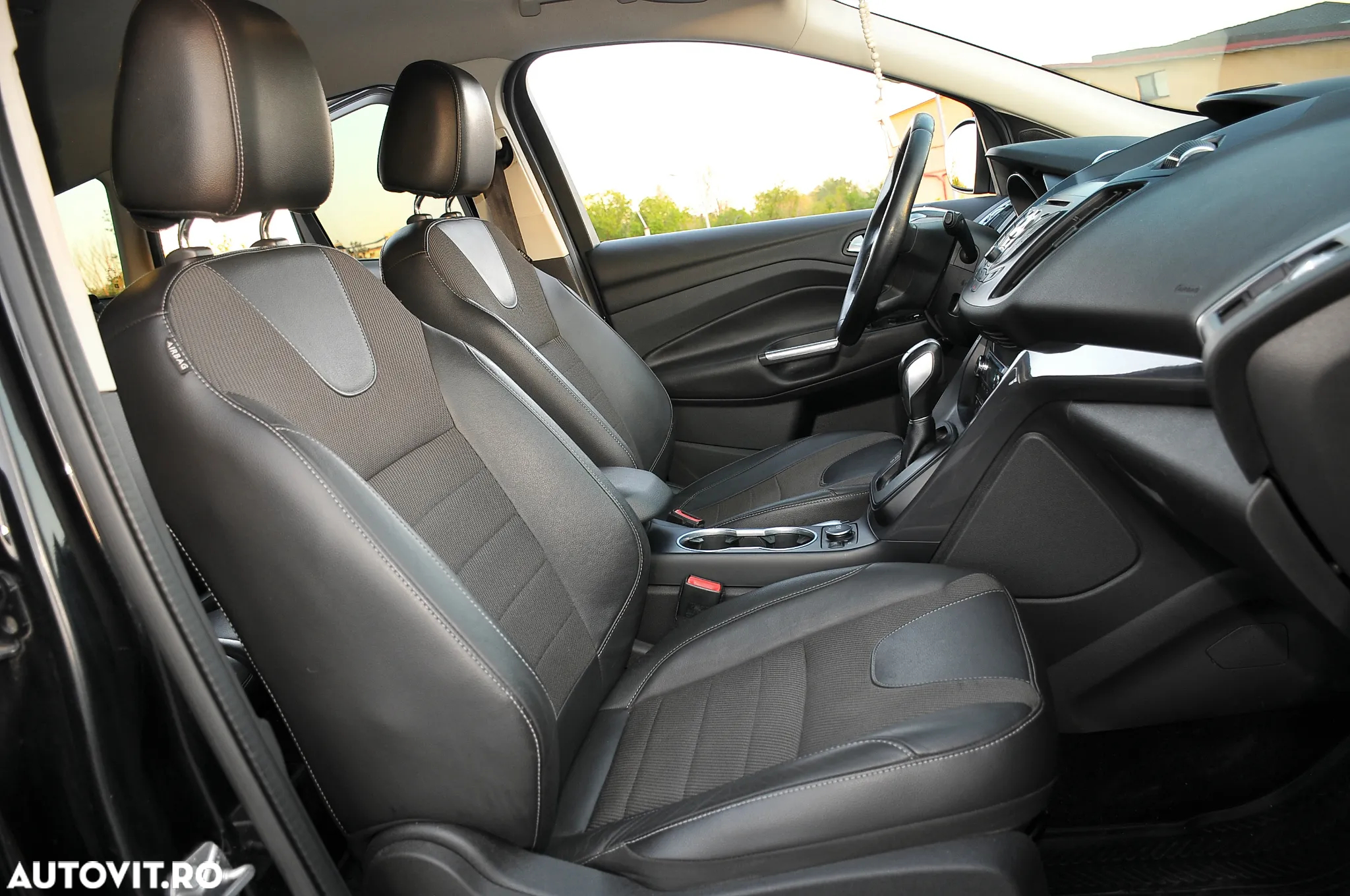 Ford Kuga 2.0 TDCi 4x4 Aut. Titanium - 12