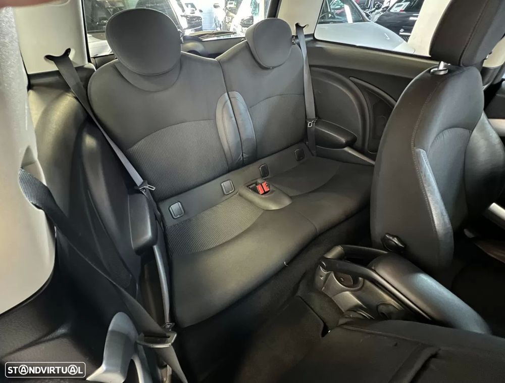 MINI 3 Portas Cooper D - 11