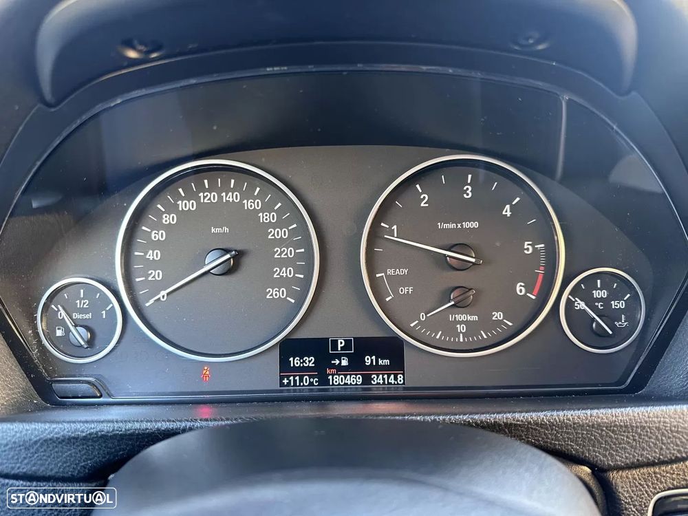 BMW 318 d Aut. Sport Line - 26