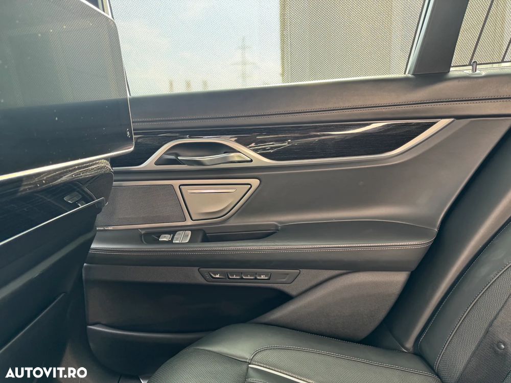 BMW Seria 7 740e iPerformance - 15