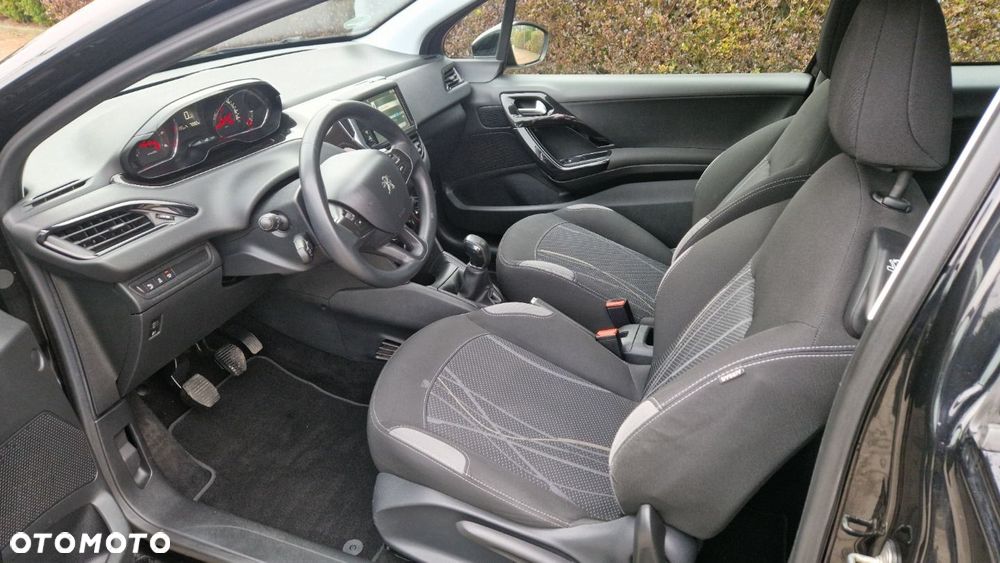 Peugeot 208 1.6 e-HDi Allure STT - 5