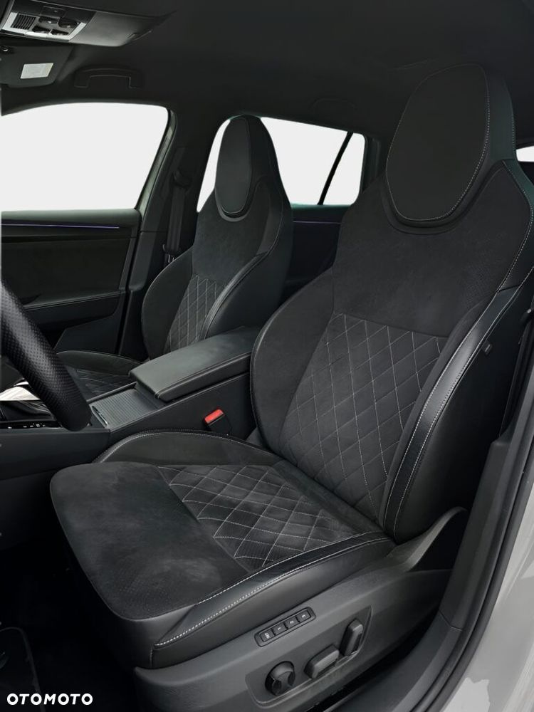 Skoda Superb 2.0 TSI Sportline DSG - 32