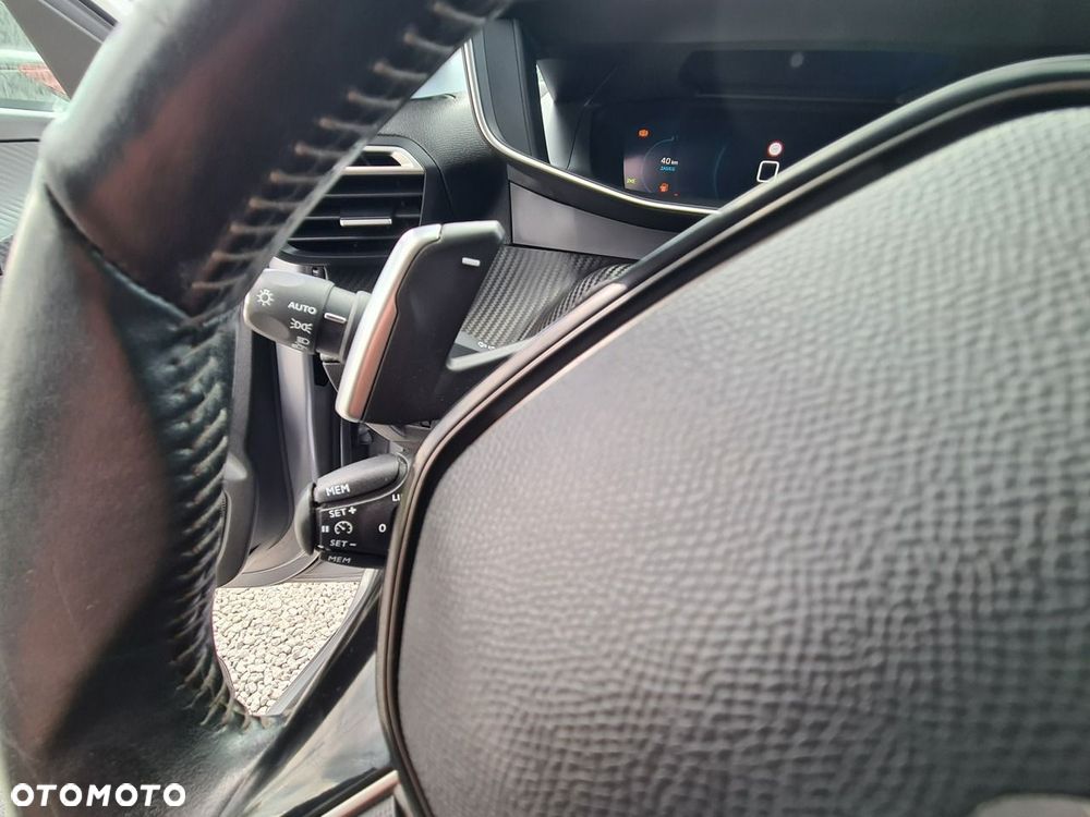 Peugeot 208 1.2 PureTech Active S&S EAT8 - 24