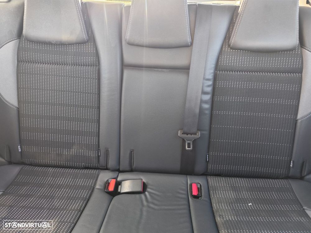 Peugeot 2008 1.2 VTi Active - 24