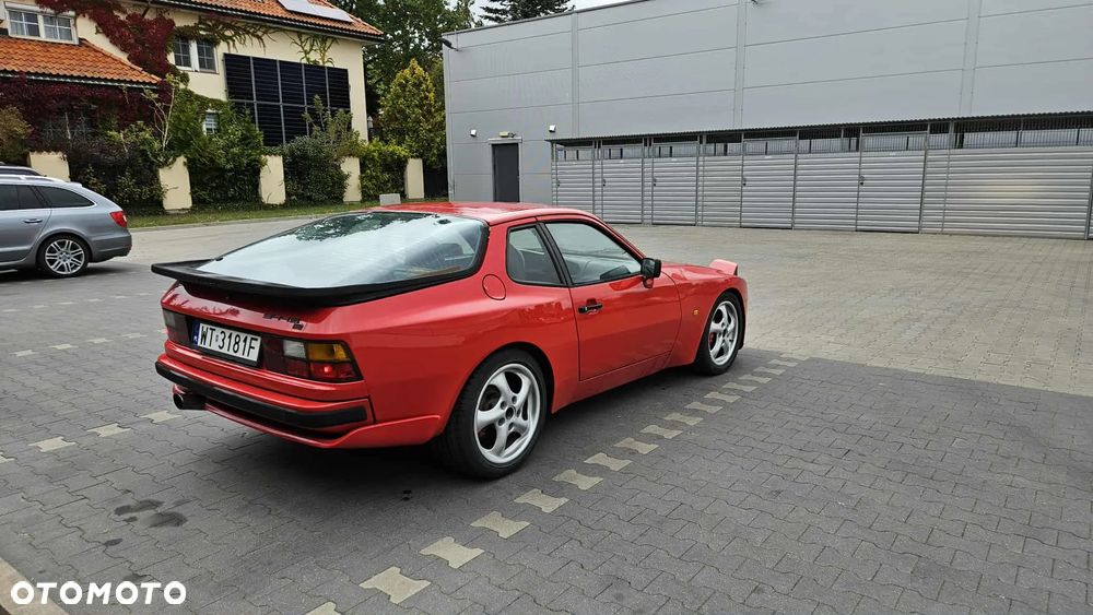 Porsche 944 - 8