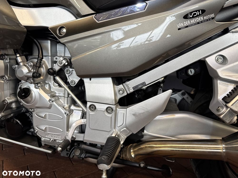 Yamaha FJR - 24