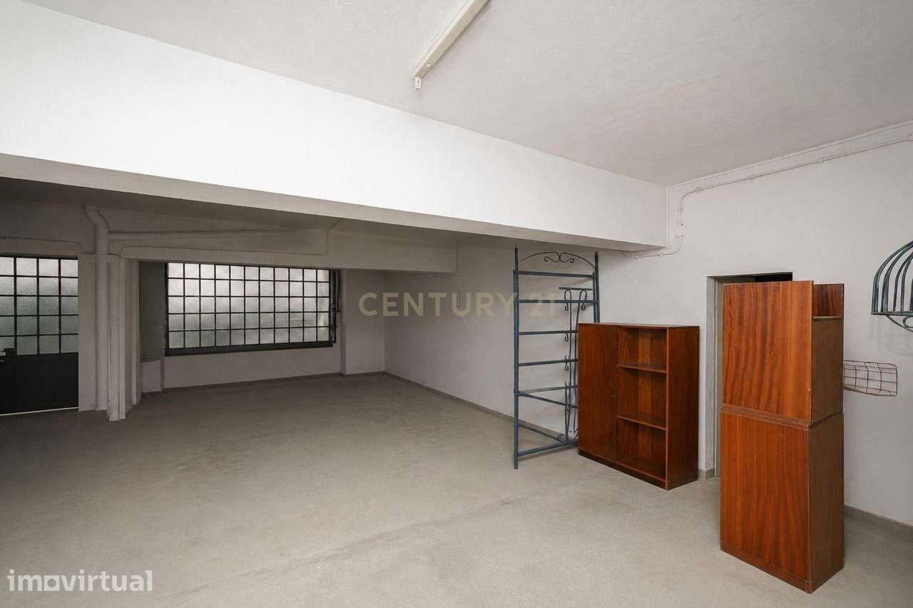 ARMAZÉM PARA VENDA NO CENTRO DE SETÚBAL - Grande imagem: 4/5