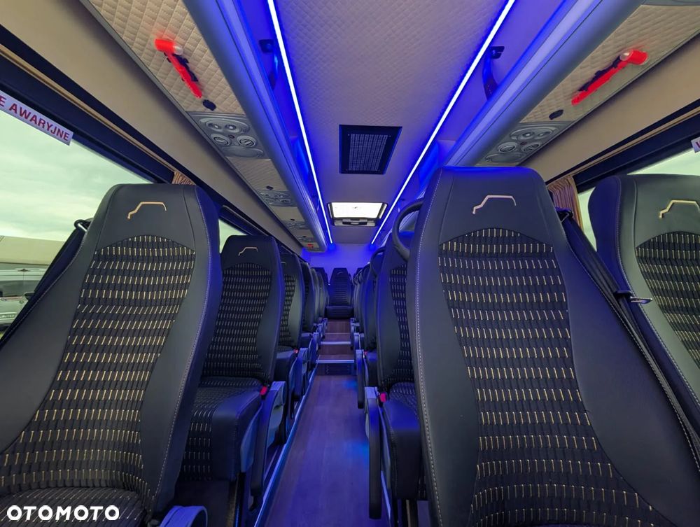 Mercedes-Benz Sprinter 519 - 18