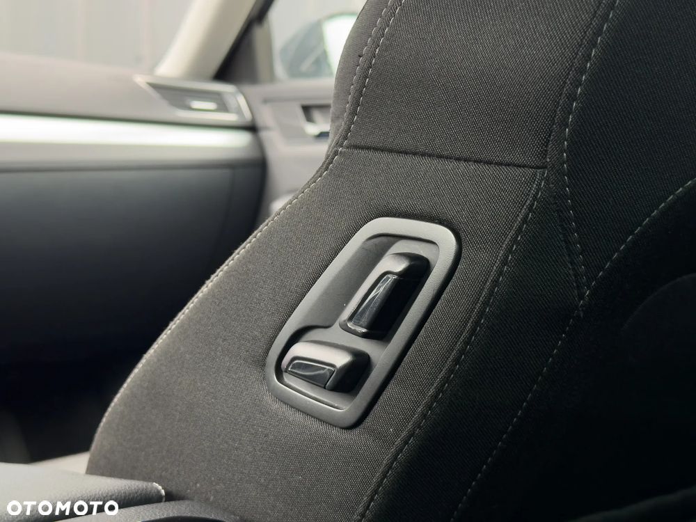 Skoda Superb 1.8 TSI Active DSG - 37