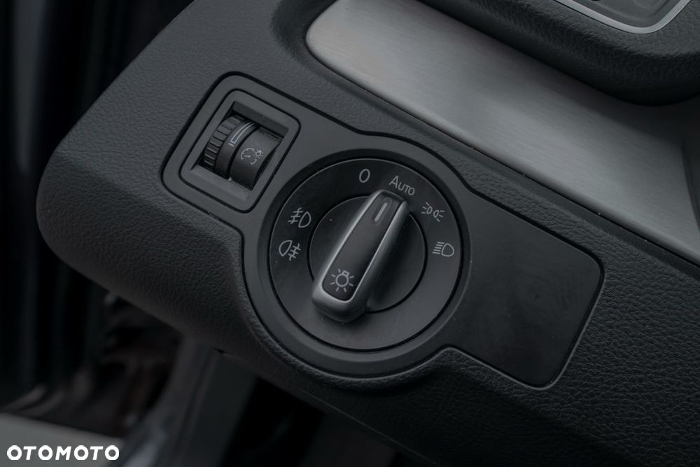 Volkswagen Passat 2.0 TDI Highline DSG - 8