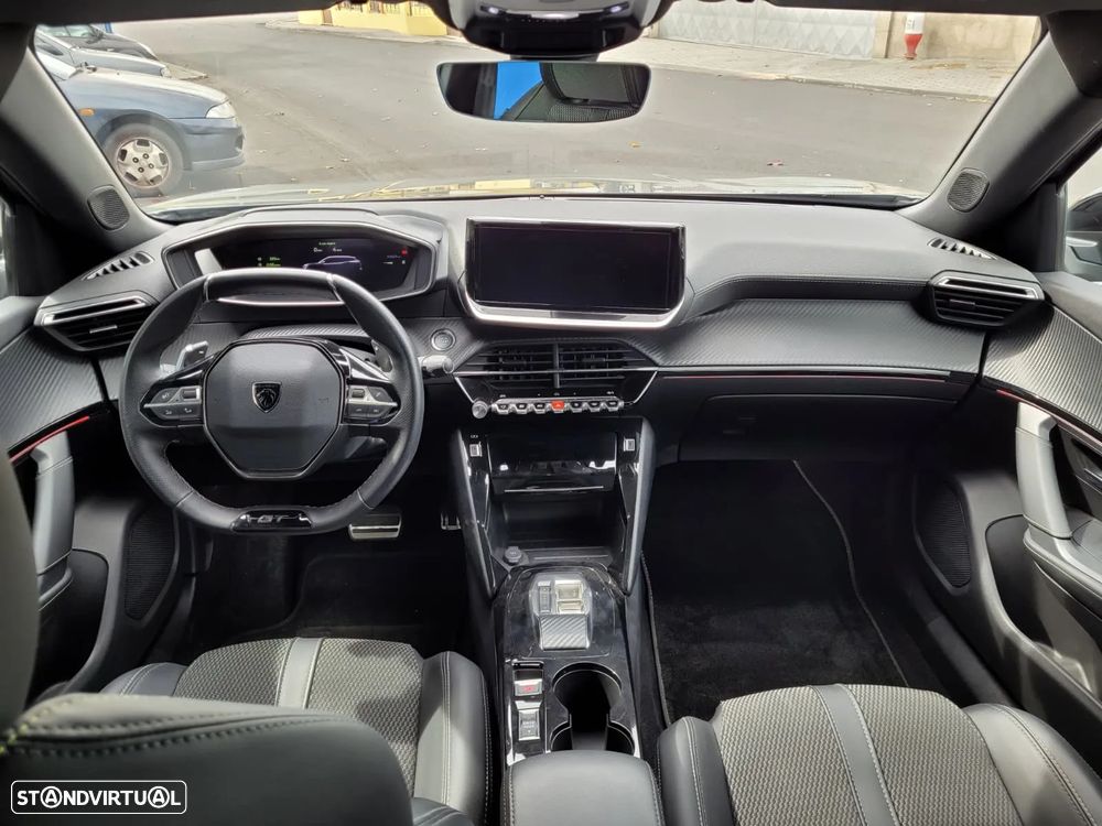 Peugeot 2008 1.2 PureTech GT EAT8 - 17