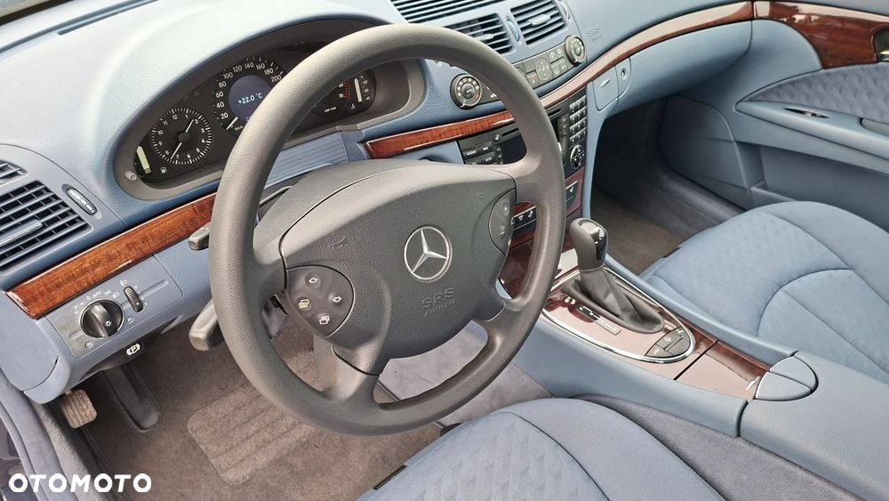 Mercedes-Benz Klasa E 200 Kompressor Automatik Classic - 22