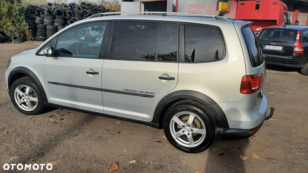Volkswagen Touran 2.0 TDI DPF Cross - 10