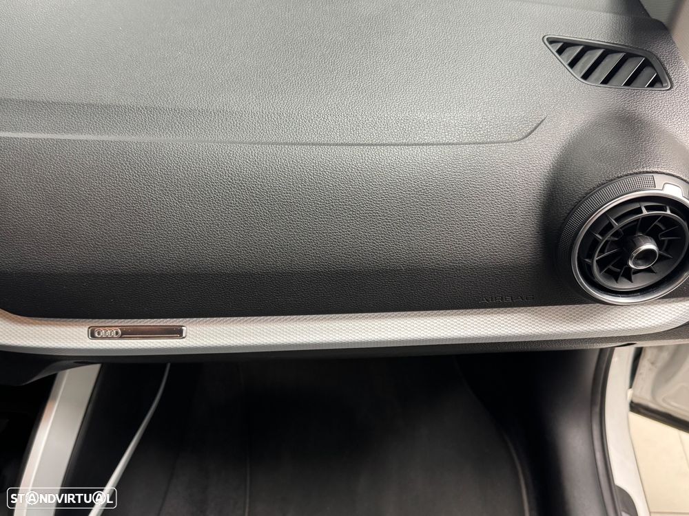 Audi Q2 30 TDI Design S tronic - 36