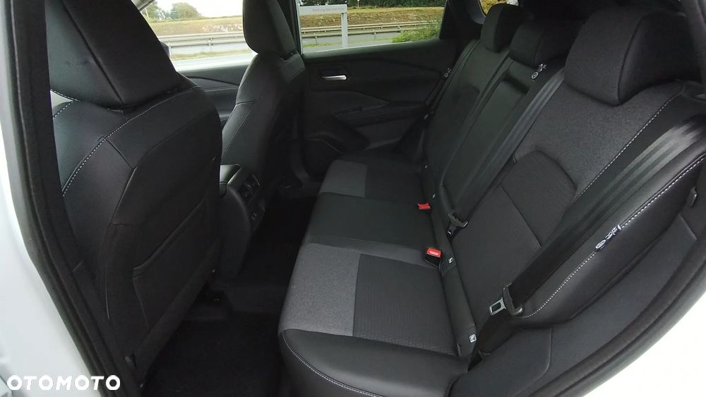 Nissan Qashqai 1.3 DIG-T mHEV N-Connecta Xtronic - 15