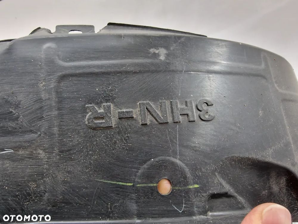 NISSAN MICRA K13 09- PRAWE NADKOLE PRZEDNIE PRZÓD NR 1HA-R , 63842-1HA0X / 3HN-R , 63842-3HN0A , NR AUKCJI N134 - 16