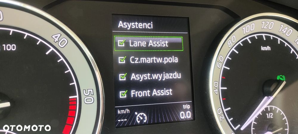 Skoda Superb 2.0 TDI L&K DSG - 33