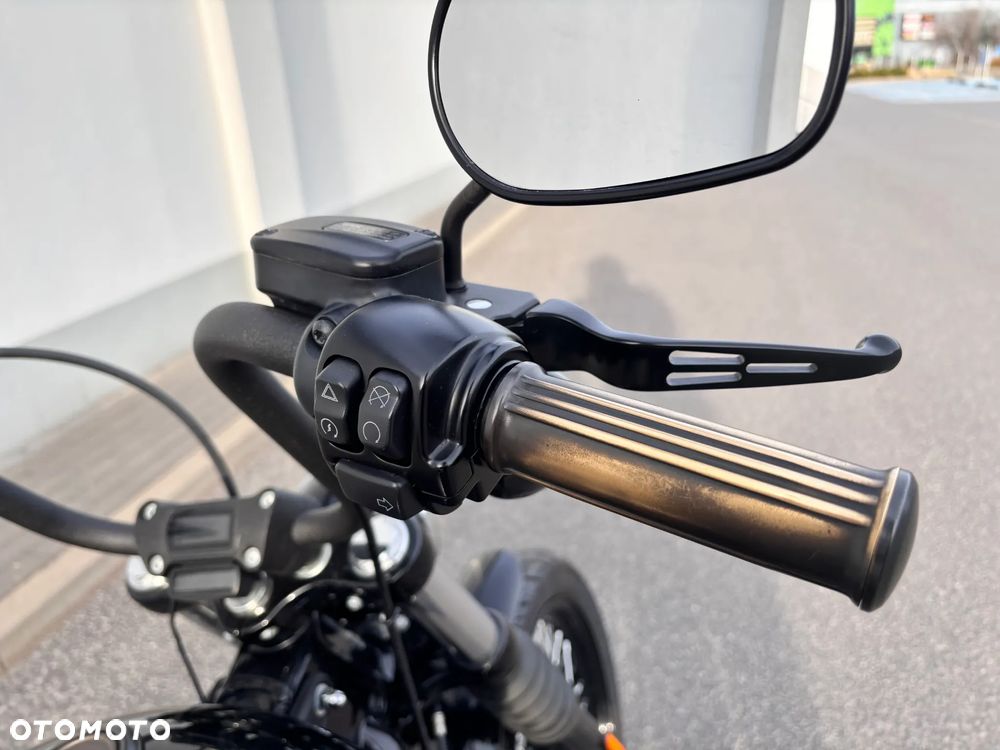 Harley-Davidson Softail Street Bob - 12