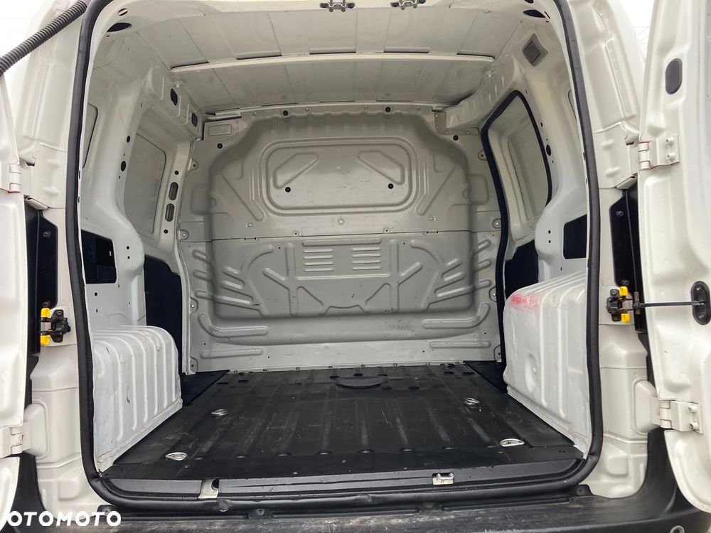 Fiat Fiorino 1.3 JTD, VAT-1, faktura 23%, SALON POLSKA, serwisowany, I WŁAŚCICIEL - 14
