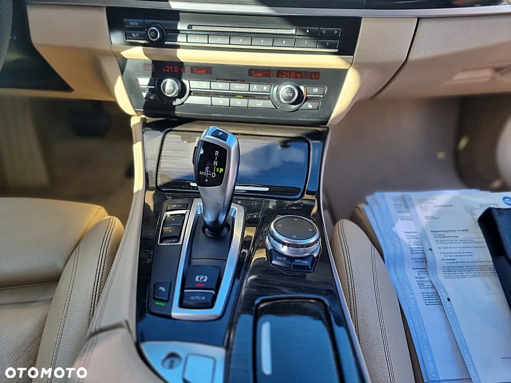 BMW Seria 5 520d Luxury Line sport - 26