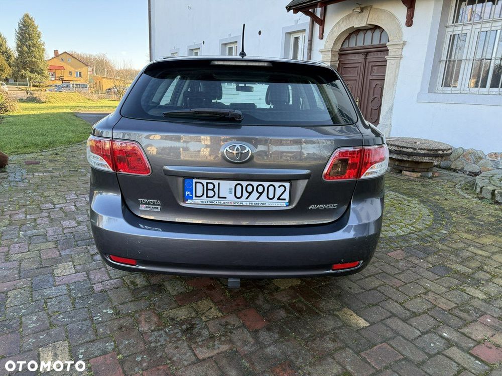 Toyota Avensis - 36