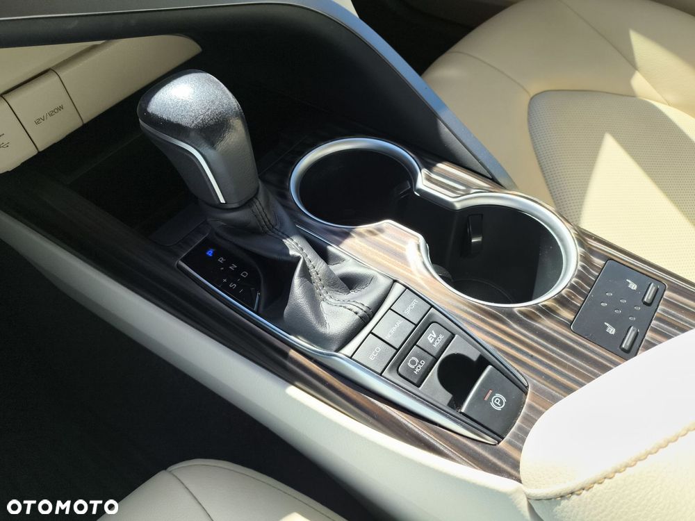 Toyota Camry 2.5 Hybrid Executive CVT - 23