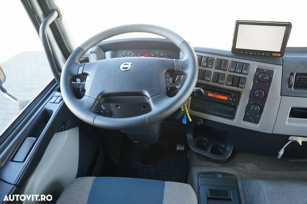 Volvo FE 320 / 4x2 / CAMION FRIGORIFIC - 8,9 M / THERMO KING T-1200 R SPECTRUM / 7.100 ORE DE FUNCȚIONARE / MULTI-TEMPERATURĂ / PLATFORMĂ HIDRAULICĂ DHOLLANDIA - 1.500 KG / EURO 6 - 30