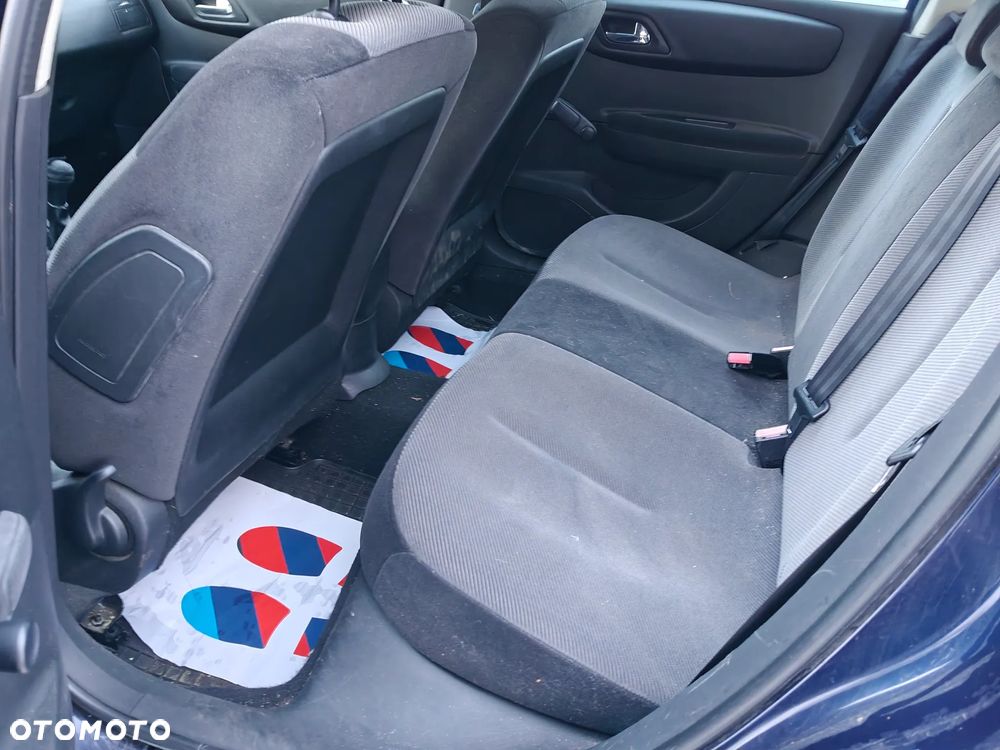 Citroën C4 1.4 16V Impress - 8
