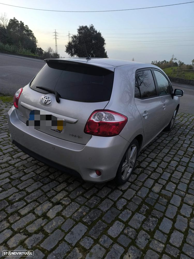 Toyota Auris 1.4 D-4D Exclusive+P.Sport - 2