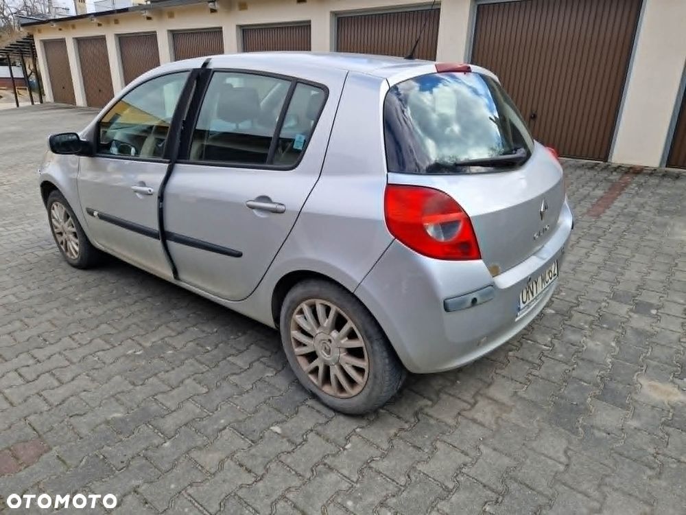 Renault Clio - 6