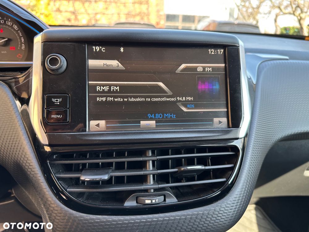 Peugeot 2008 120 VTI Allure - 21