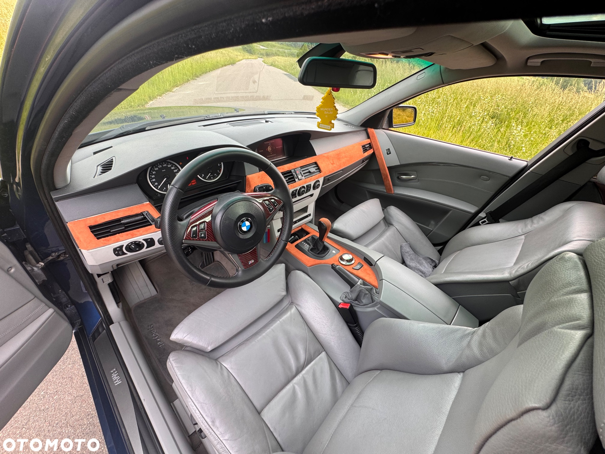 BMW Seria 5 545i - 14