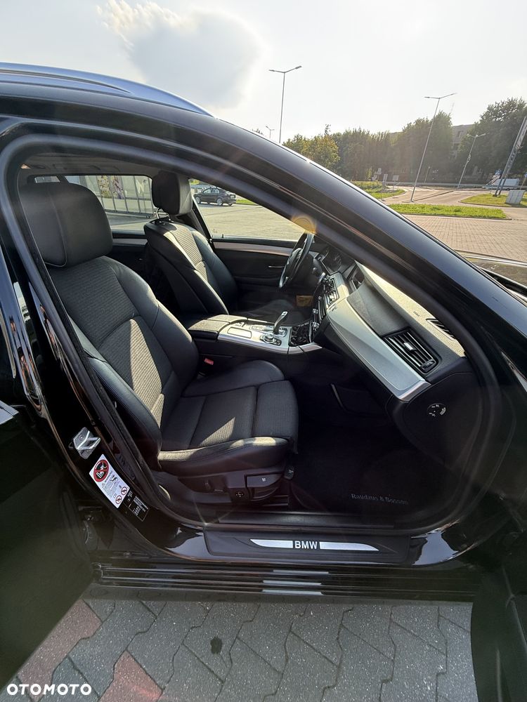BMW Seria 5 530d xDrive - 8