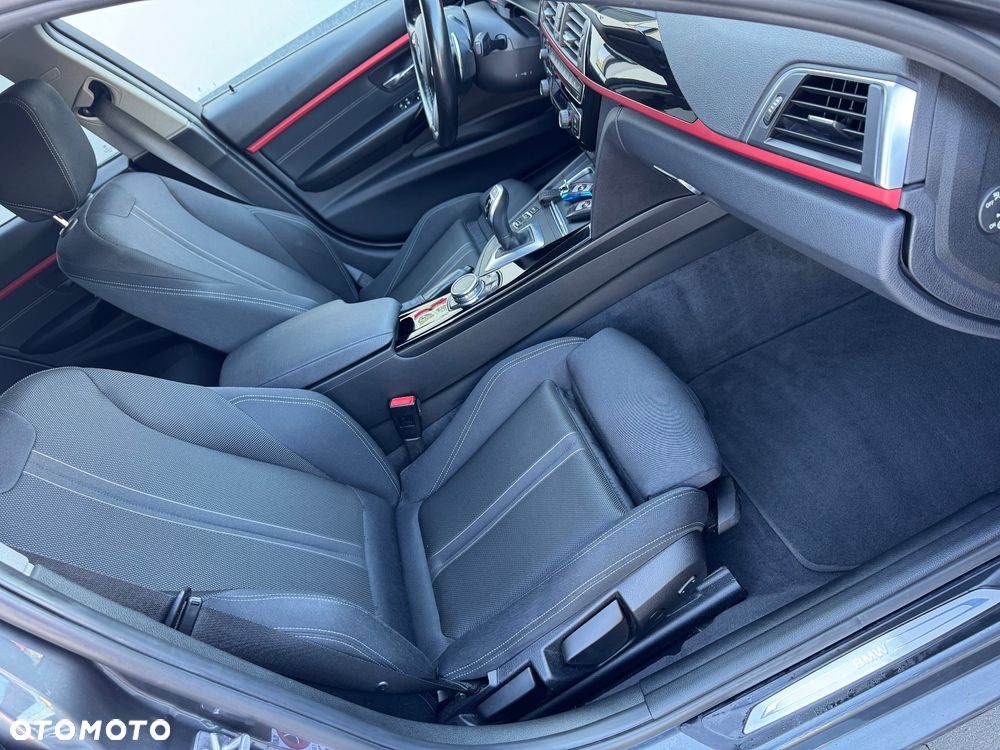 BMW Seria 3 320d xDrive Edition M Sport Shadow - 23