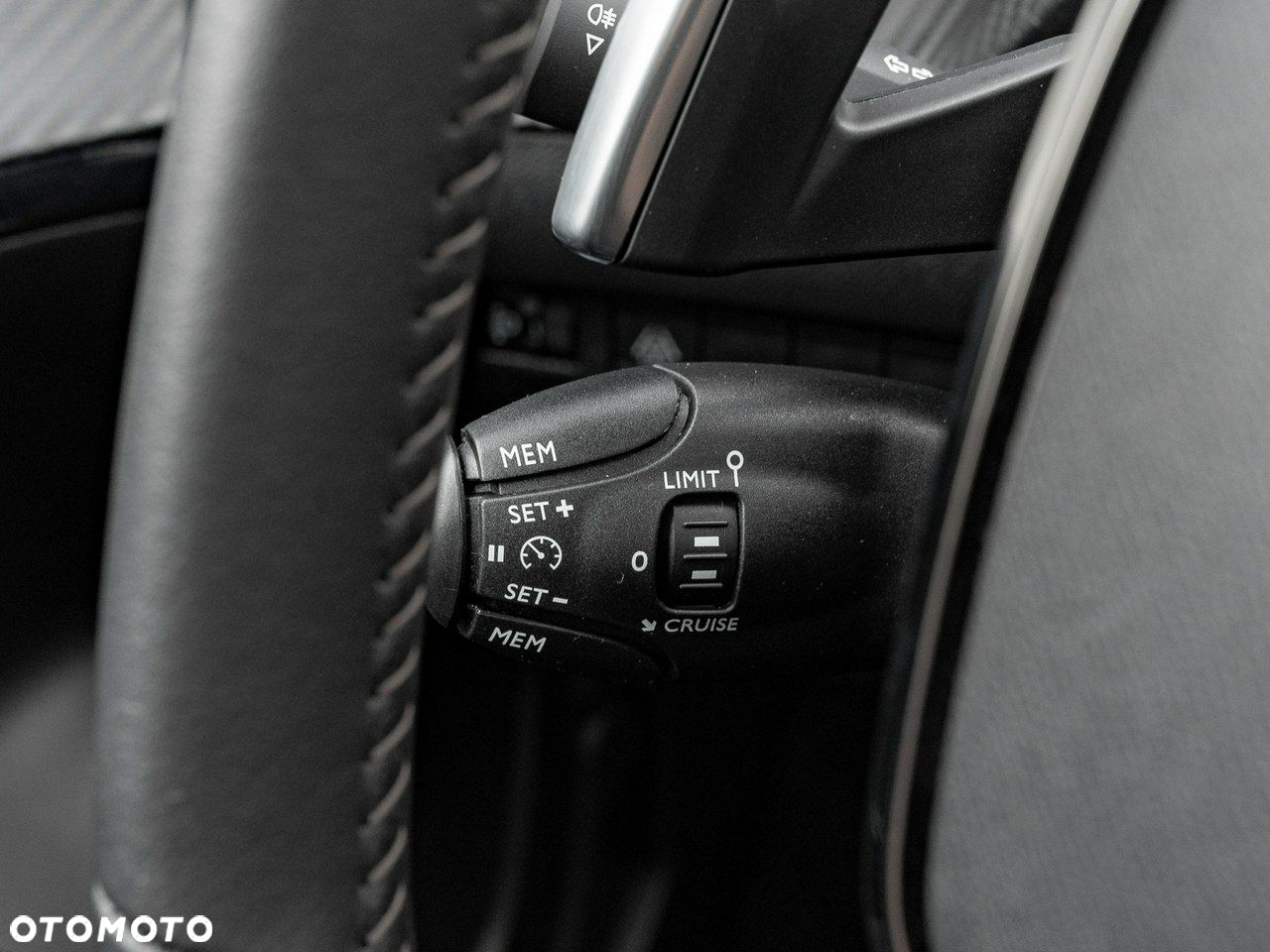 Peugeot 2008 1.2 PureTech Allure Pack S&S EAT8 - 19