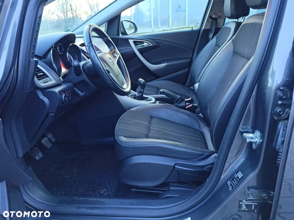 Opel Astra 1.4 Turbo 150 Jahre - 17