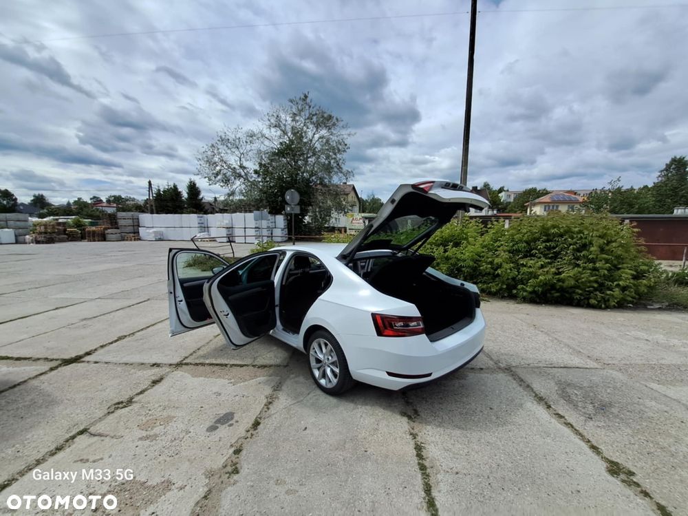 Skoda Superb 2.0 TDI 4x4 Style DSG - 11