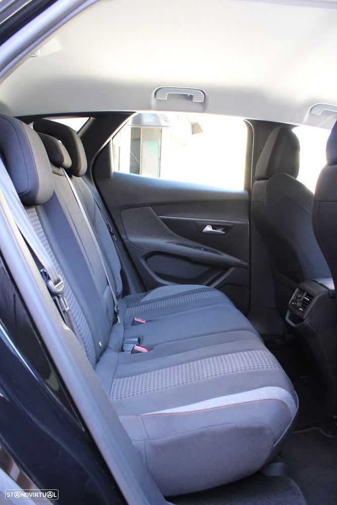 Peugeot 3008 PureTech 130 Stop & Start GPF EAT8 Active - 33