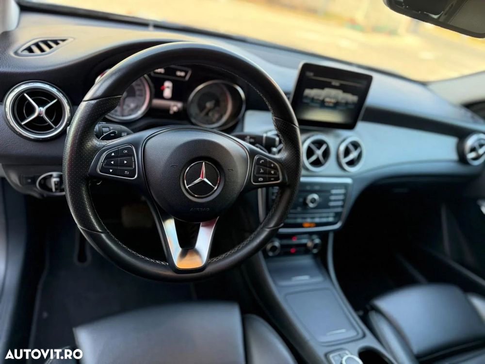 Mercedes-Benz GLA 200 d 4MATIC Aut. - 23