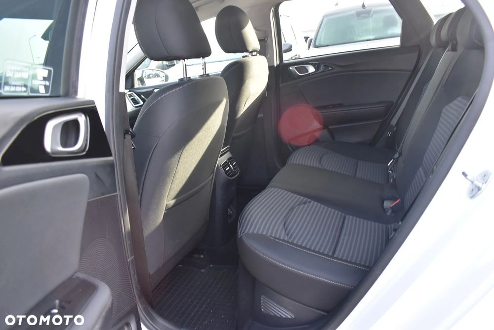 Kia Ceed 1.6 GDI PHEV L DCT - 13