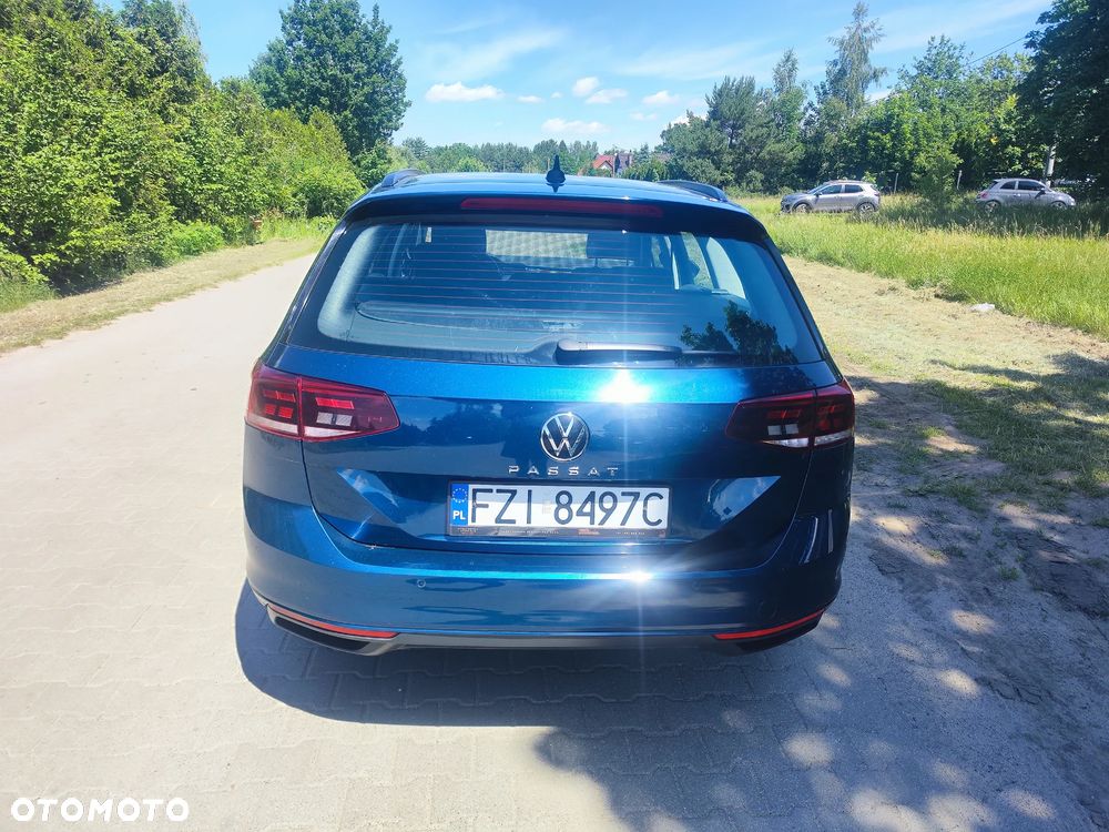 Volkswagen Passat 2.0 TDI SCR DSG Trendline - 5
