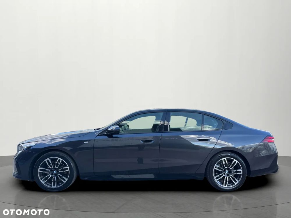 BMW Seria 5 520d xDrive mHEV M Sport - 9
