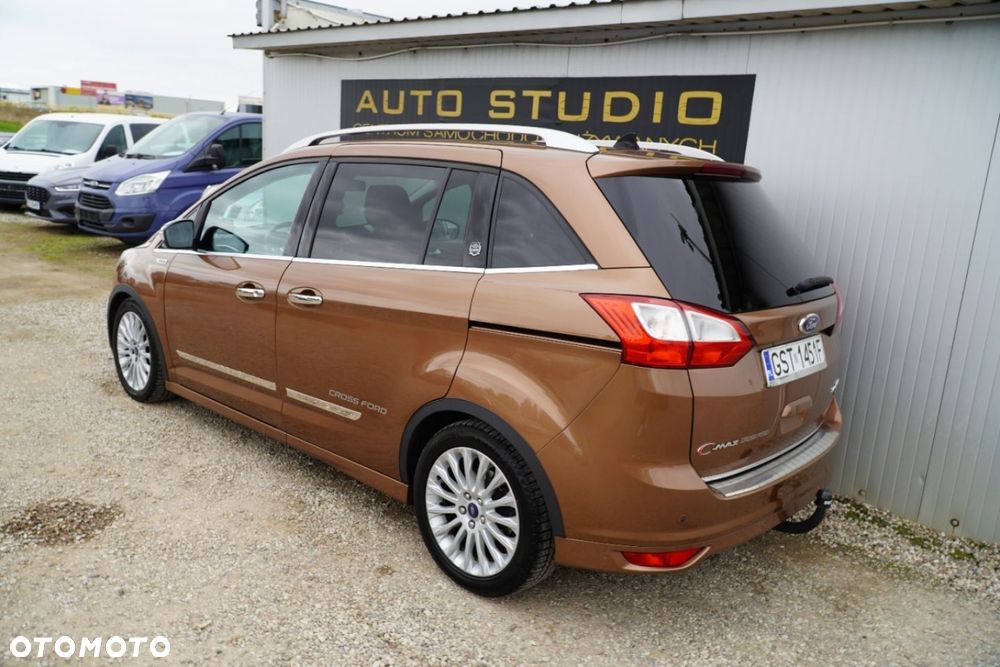Ford Grand C-MAX - 36