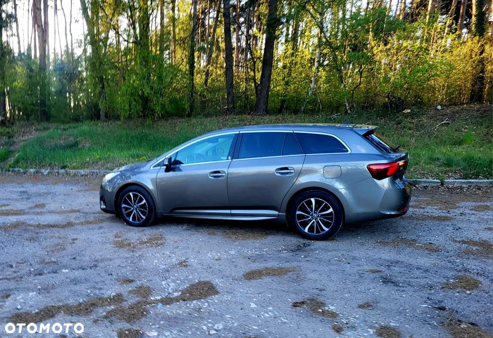 Toyota Avensis Touring Sports 2.0 D-4D Team Deutschland - 9