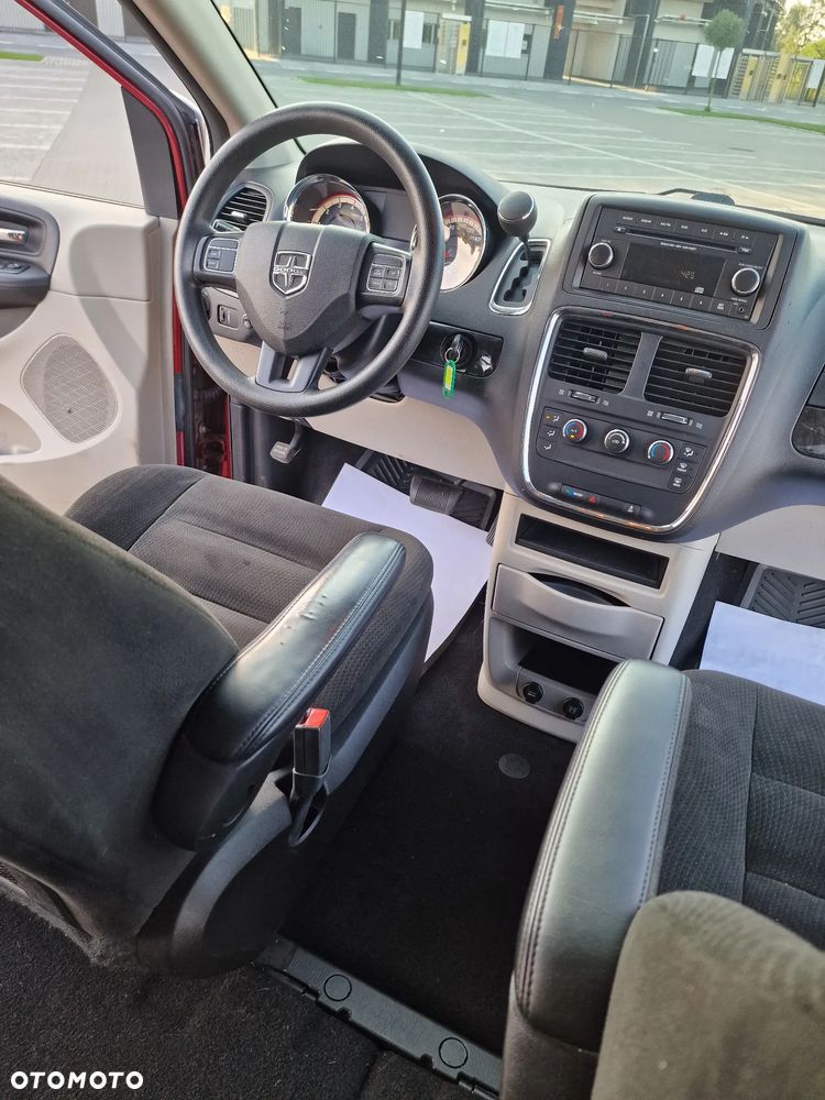 Dodge Grand Caravan 3.6 Express - 21