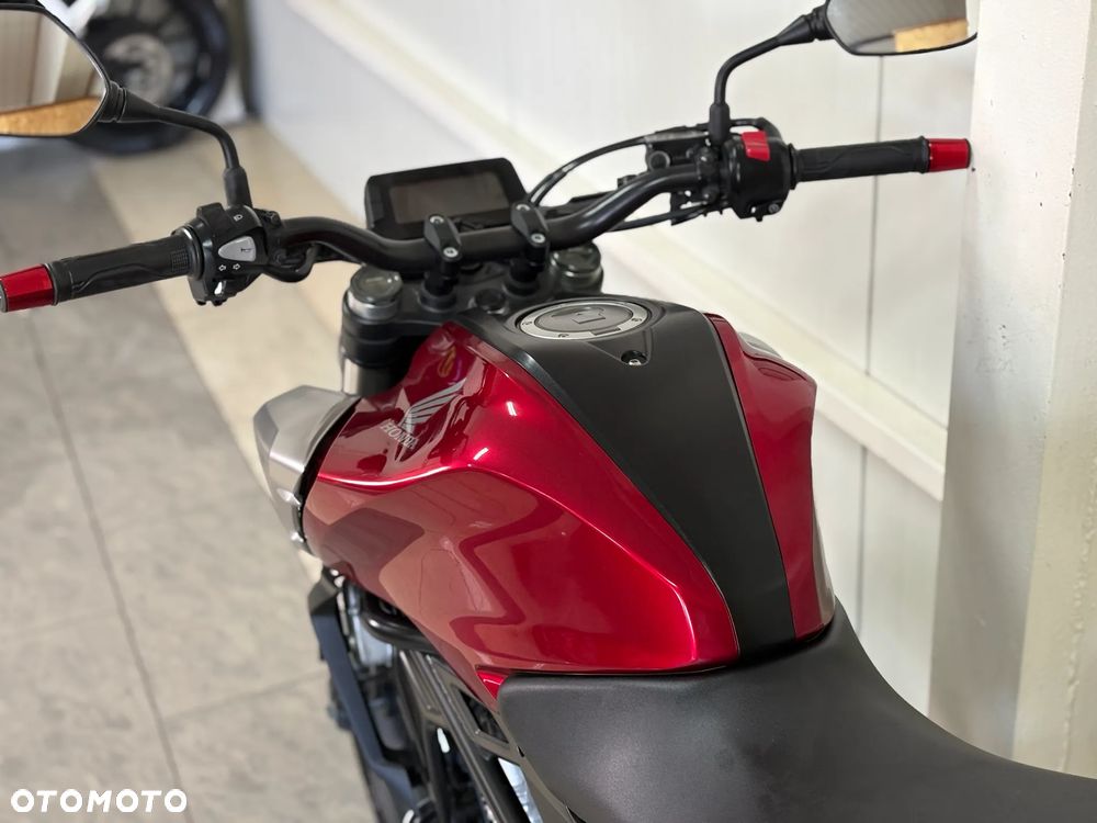 Honda CB - 11