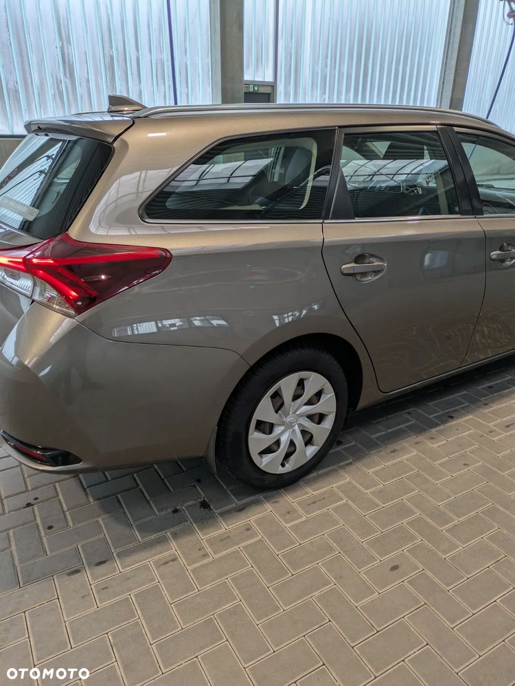 Toyota Auris 1.33 VVT-i Premium - 10