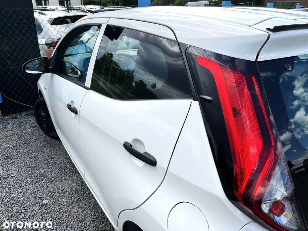 Toyota Aygo x-play club - 17